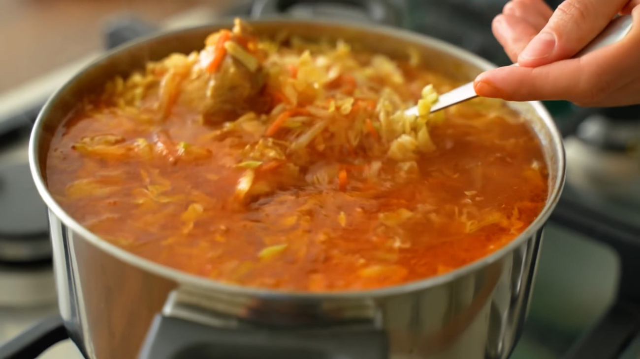 Каструля борщу