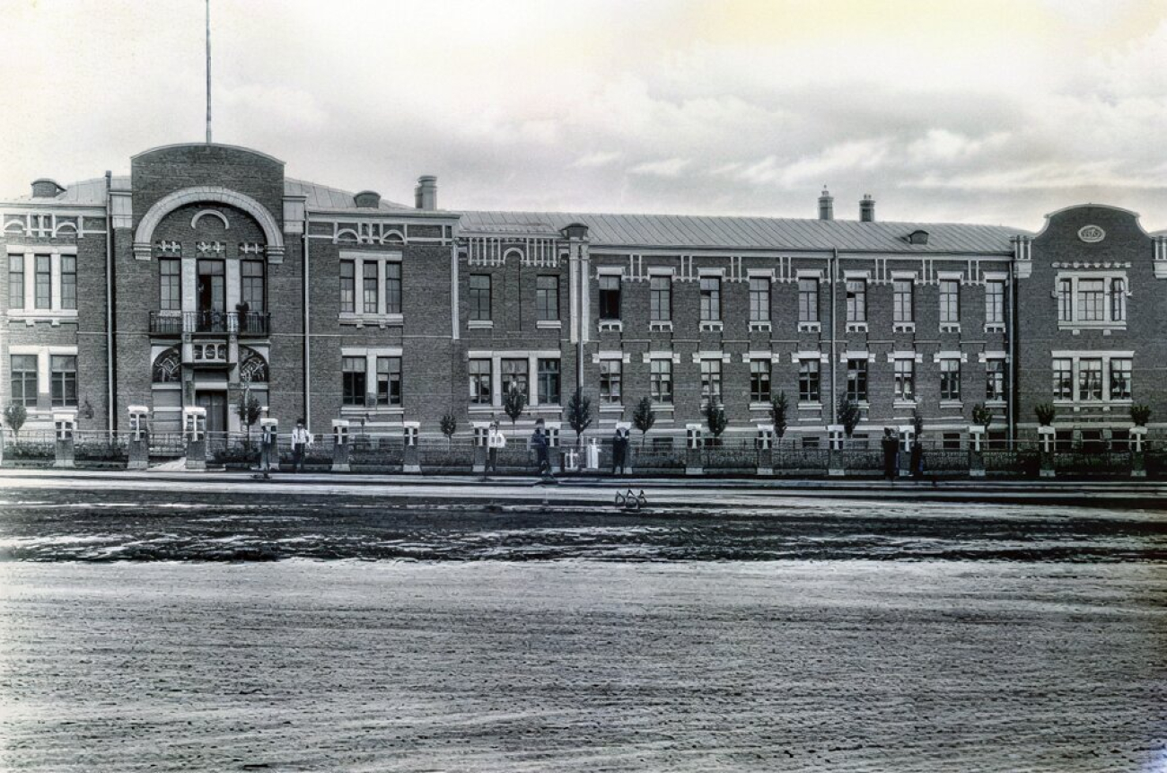 freepik__enhance__98489