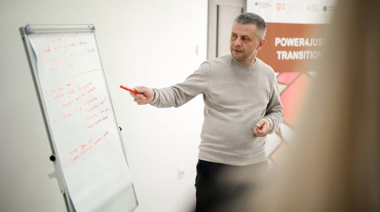 022d46b5-d032-4cb0-9a33-3523115c8579