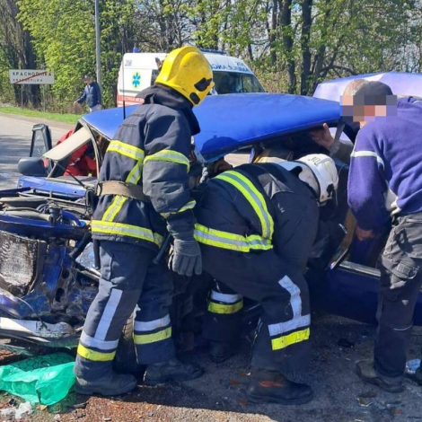 76bb1e288ee0472e79aa2299e1ccbbb5