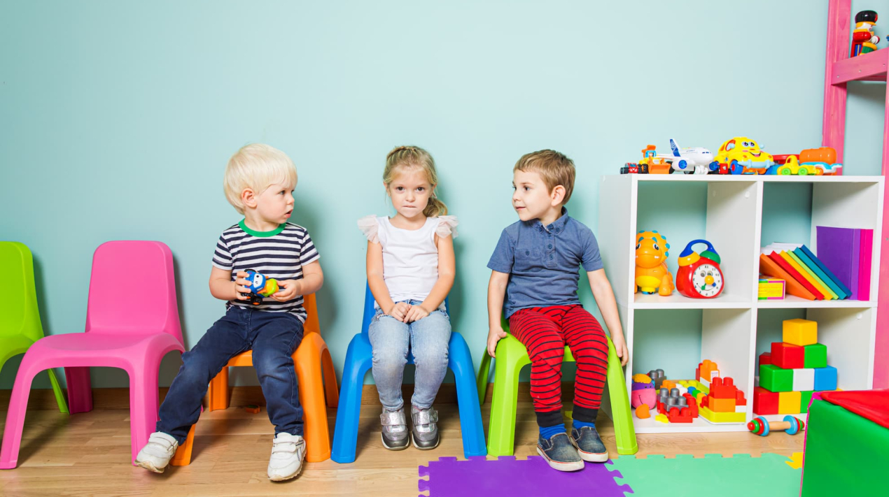 the-first-acquaintance-of-children-in-the-kinderga-2022-03-05-14-17-00-utc